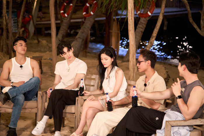 Yuna Vũ cho rằng Rayeon có ý 'khiêu chiến' khi đặt câu hỏi cho cô.