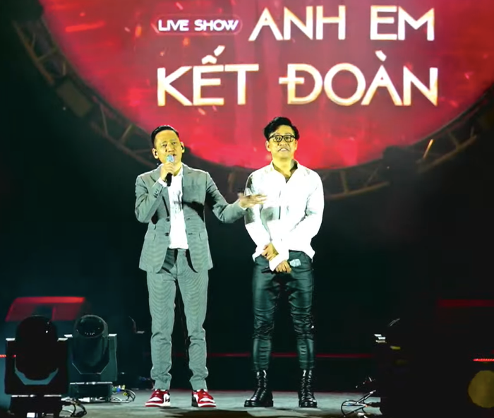 Duy Mạnh và Tuấn Hưng đứng chung trên một sân khấu sau 14 năm. 