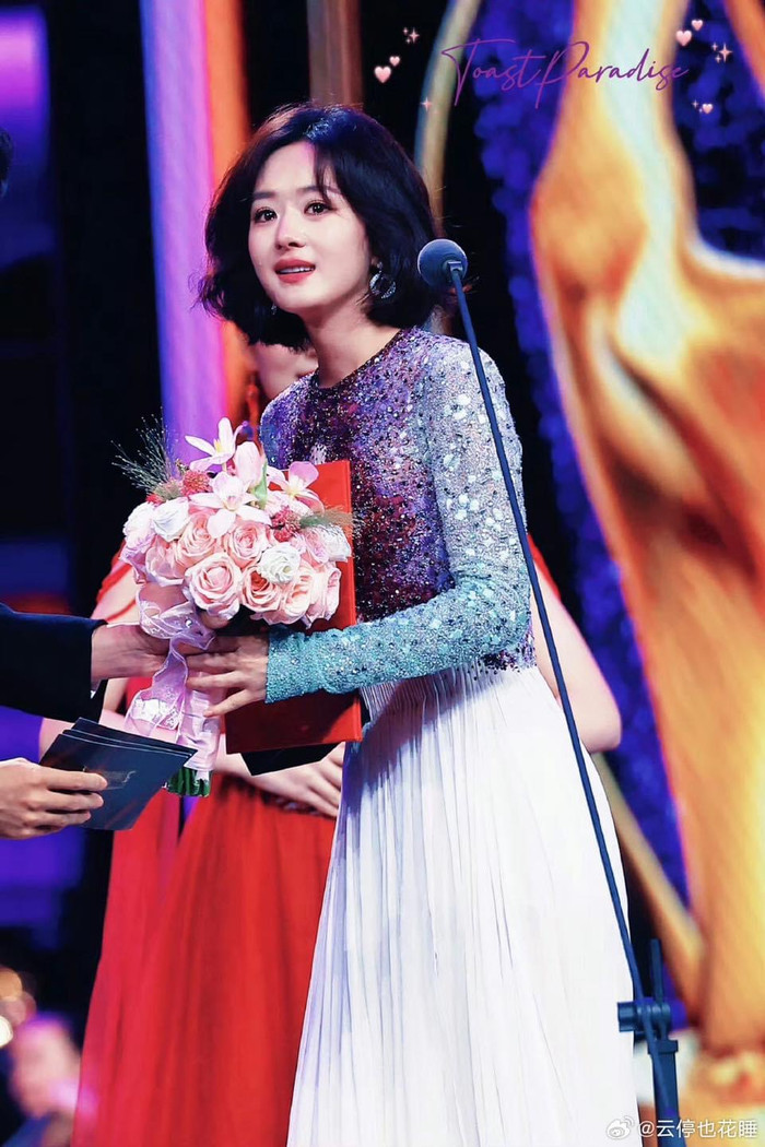 BXH sao nữ 85 có biến động lớn: Triệu Lệ Dĩnh chính thức đè bẹp Lưu Diệc Phi, Dương Mịch Ảnh 1