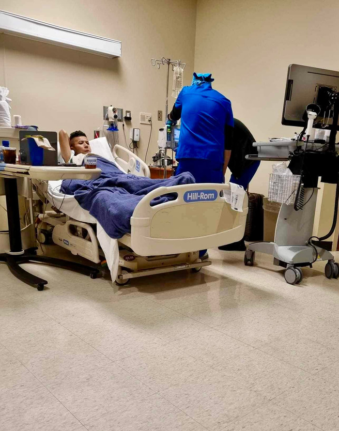 Trizzie Phương Trinh cho biết Kasim Hoàng Vũ đang được chữa trị, mong nhiều người không đăng tin sai lệch.