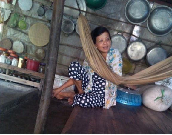 Người hàng xóm kể lại câu chuyện của chị Phương cách đây chục năm.