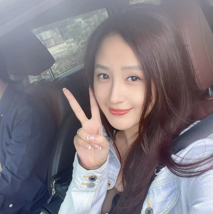 Danh tính về bạn trai doanh nhân vẫn được Hoa hậu Mai Phương Thuý giữ kín.