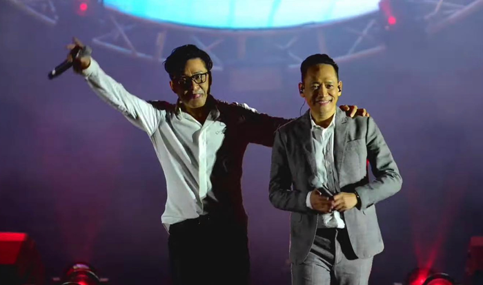 Tuấn Hưng và Duy Mạnh cùng tổ chức liveshow, ủng hộ 3 tỷ đồng cho Mặt trận Tổ quốc Việt Nam.