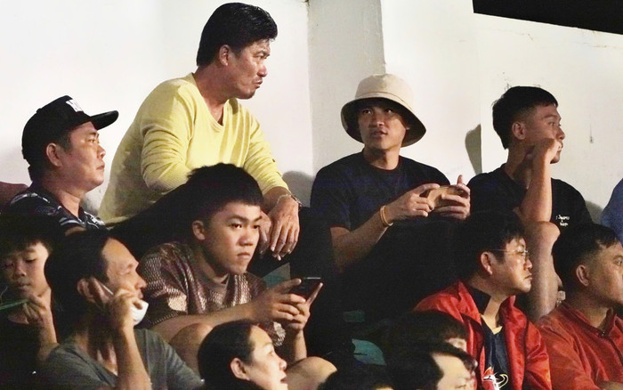 Diện mạo khác lạ của Lê Công Vinh trong ngày HAGL hạ SLNA Ảnh 2