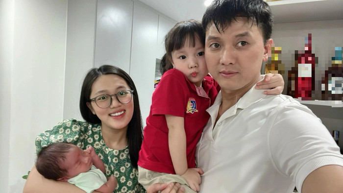 Chuyện tình 'chú cháu' của nam diễn viên bên vợ trẻ được nhiều người yêu mến.