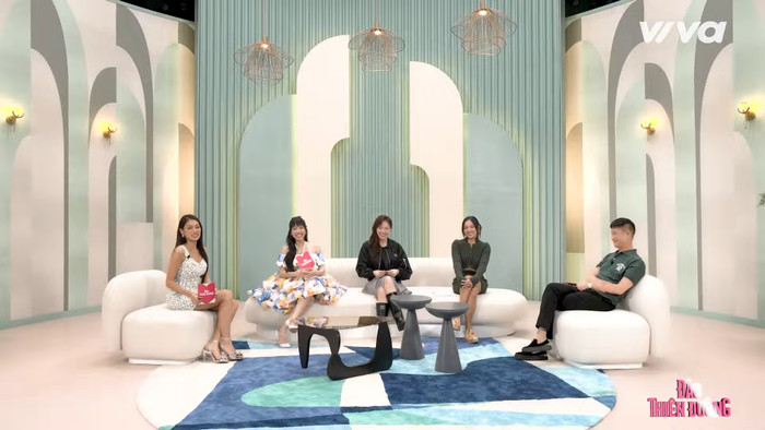 Hari Won và dàn nghệ sĩ đều vui vẻ khi theo dõi từng tình tiết trong tập 10 Đảo Thiên Đường