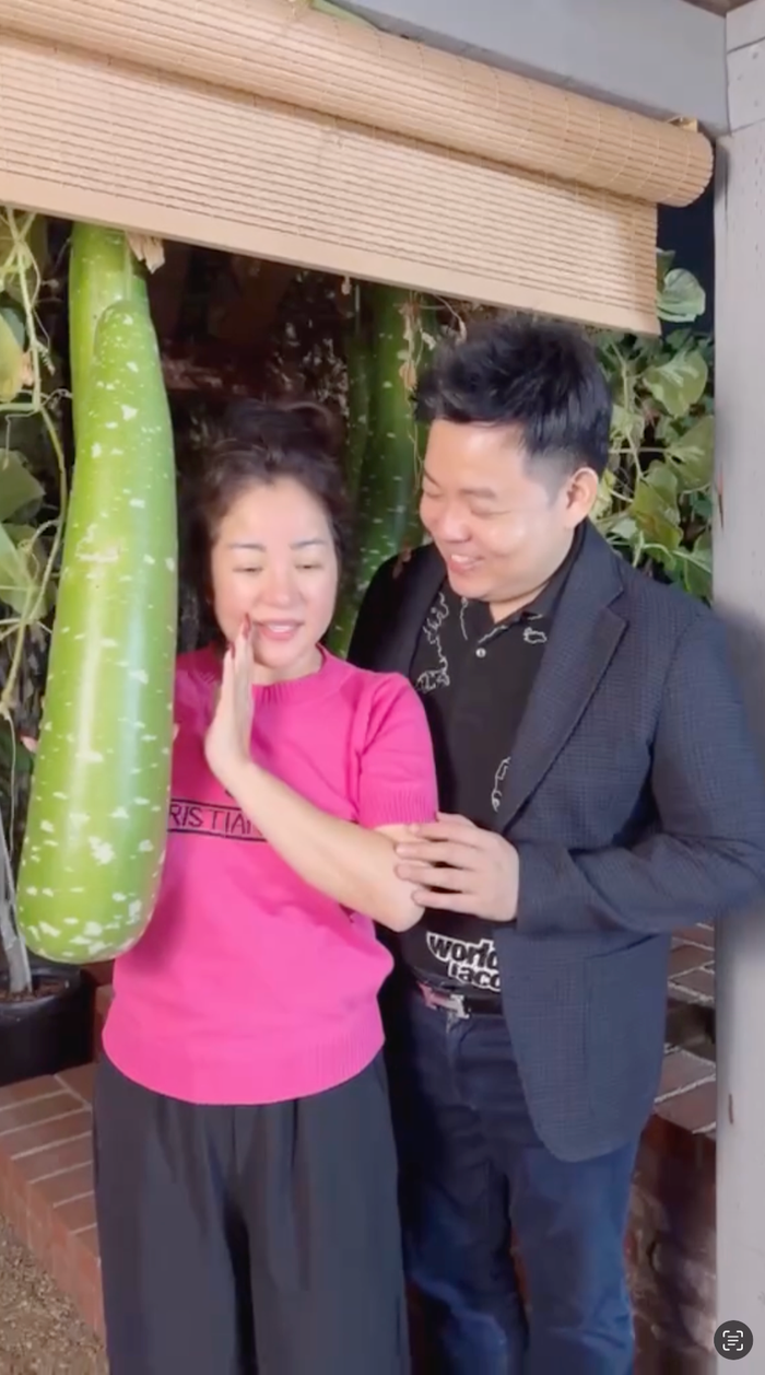 Thúy Nga bất ngờ công bố chuyện 'có bầu' với Quang Lê.