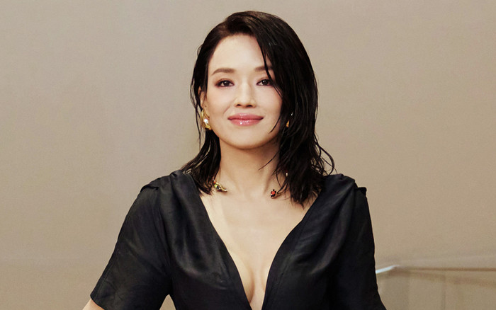 Thư Kỳ gây sốc với diện mạo trẻ trung ở tuổi 48, bí quyết để giữ gìn sắc vóc là gì? Ảnh 2