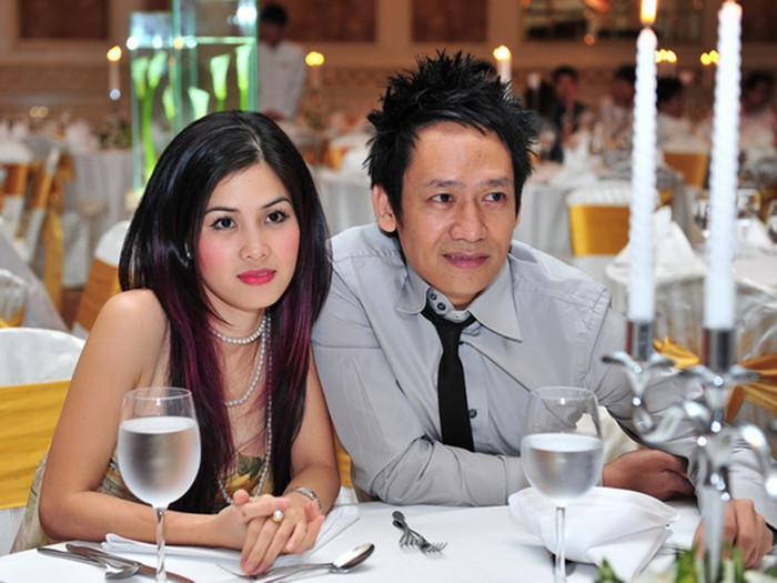 Lần hiếm hoi Huyền Cầm xuất hiện cùng với Duy Mạnh đã khiến cho cộng đồng mạng ấn tượng vì vẻ ngoài mặn mà của cô.