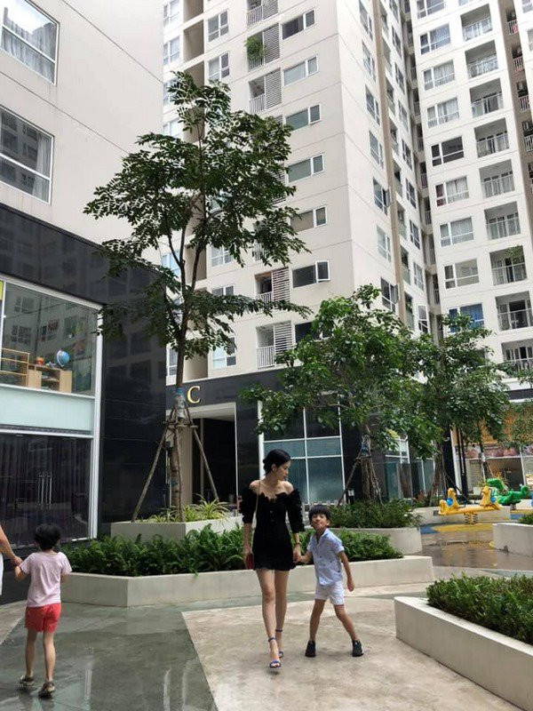 Mặc dù đã có 2 con nhưng vóc dáng của bà xã Duy Mạnh vẫn cực kỳ đỉnh cao.