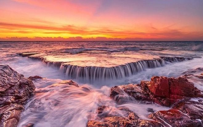 'Thác nước trên biển' duy nhất ở Việt Nam, xuýt xoa khi đến check-in Ảnh 2