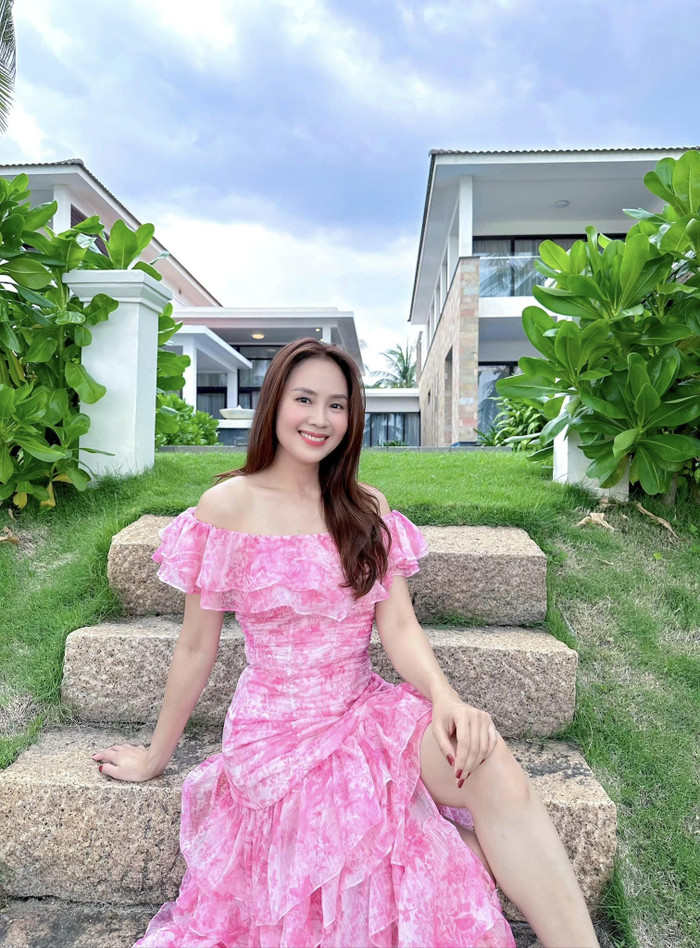 Vẻ tươi tắn, trẻ trung của Hồng Diễm ở tuổi 41 khiến cộng đồng mạng không khỏi xiêu lòng. 