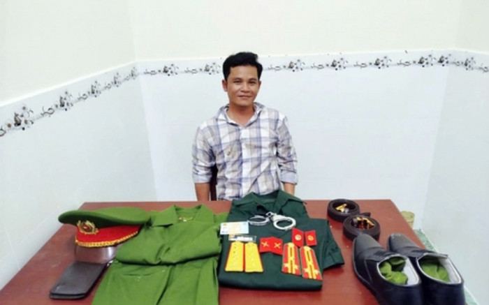 Bắt giữ gã đàn ông giả danh công an lừa đảo nhiều phụ nữ, danh tính gây bất ngờ Ảnh 2