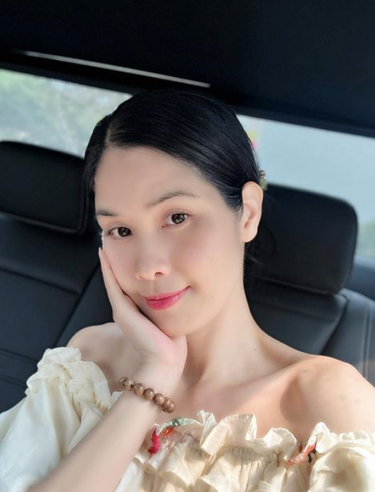 Nhan sắc đời thường của Thu Huyền - vợ ca sĩ Duy Mạnh. 