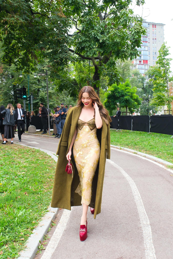 Showbiz 23/9: Hồ Ngọc Hà cởi mở khi đi dự sự kiện ở nước ngoài. Ảnh: FBNV