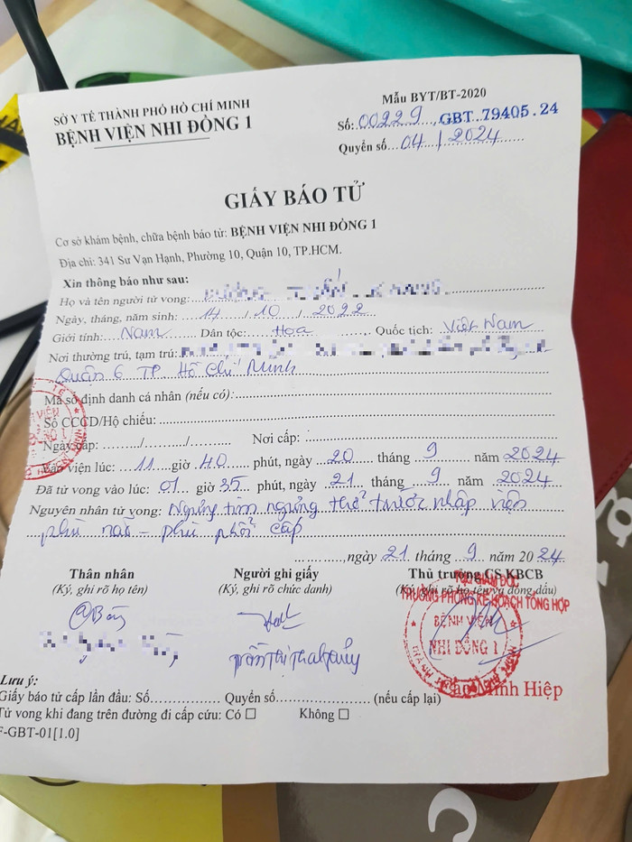 Giấy báo tử của cháu K. (Ảnh: Gia đình cung cấp)