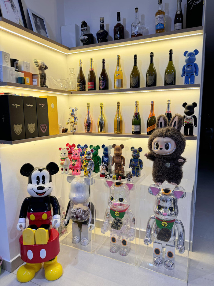 Góc trưng bày Bearbrick 'không phải dạng vừa đâu' của Hoa hậu Kỳ Duyên. 