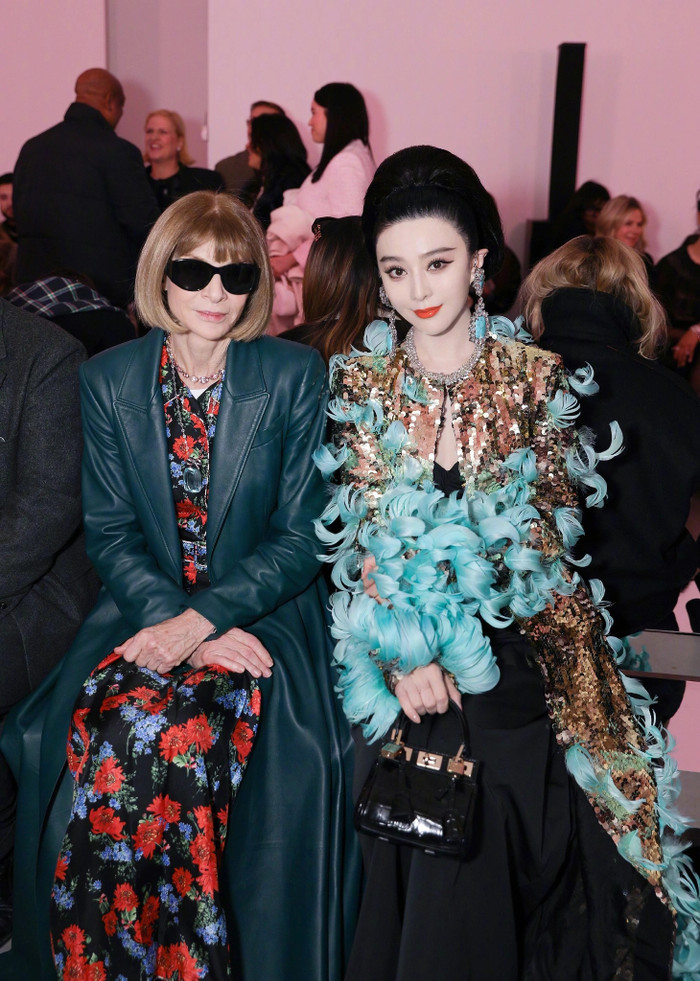 Phạm Băng Băng luôn xuất hiện cùng nhiều gương mặt 'cộm cán' trong lĩnh vực thời trang.