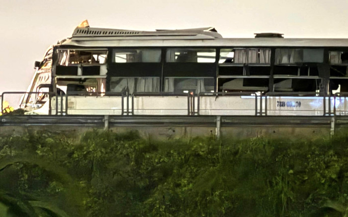 Lại tai nạn trên cao tốc Vĩnh Hảo - Phan Thiết, 1 tài xế tử vong và 14 hành khách bị thương Ảnh 2