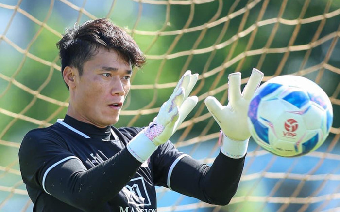 Không có phép màu cho thủ môn Bùi Tiến Dũng thoát cảnh dự bị dài hạn Ảnh 2