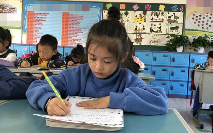 Bài văn gửi mẹ hơn 100 chữ của học sinh lớp 4 khiến cô giáo và dân mạng khóc nức nở Ảnh 2