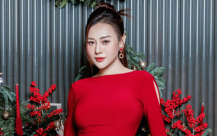 Phương Oanh gia nhập hội mỹ nhân pickleball, trang phục thế nào mà gây tranh cãi? Ảnh 2