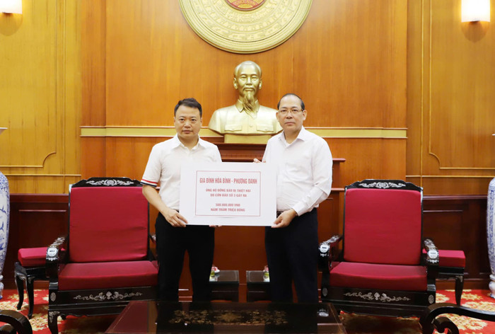 Hình ảnh Shark Bình, chồng Phương Oanh có mặt ở Uỷ ban Mặt trận Tổ quốc. Ảnh: FBNV