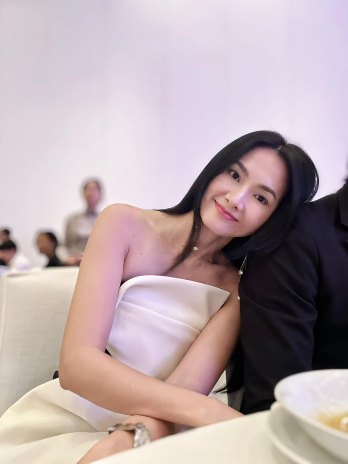 Theo một số nguồn tin riêng chia sẻ với Ngôi sao, siêu mẫu Anh Thư và bạn trai tin đồn' đã hẹn hò được một thời gian nhưng không công khai đến với công chúng.