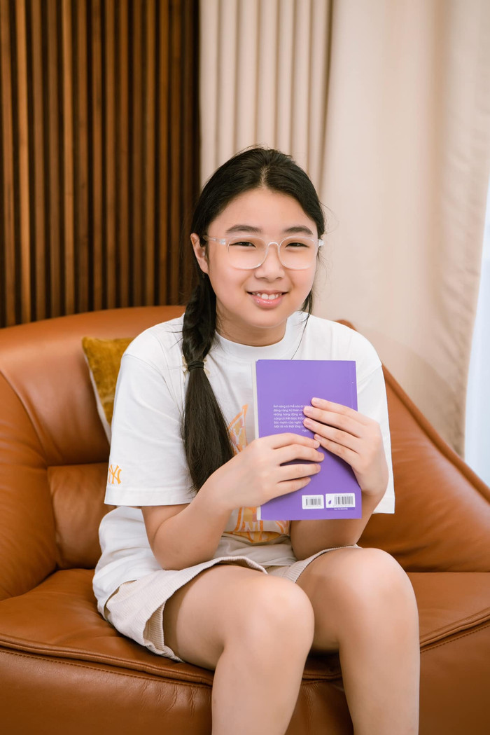 Cô bé được khen thừa hưởng nhiều nét xinh xắn của mẹ Hồng Diễm. 