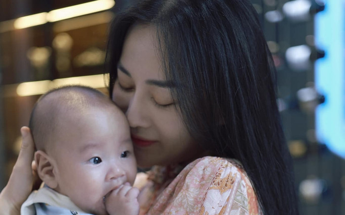 Phương Oanh nghiện con, kể luôn sự khác biệt của cặp song sinh Ảnh 2