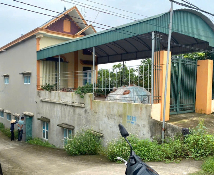 Ngôi nhà nơi phát hiện ba anh em ruột bị mất tích ở xã Kim Tân (Ảnh: Người dân cung cấp).