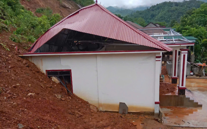 Xây nhà cả tỷ đồng vừa vào ở được 6 ngày đã bị sạt lở đất chôn vùi Ảnh 2