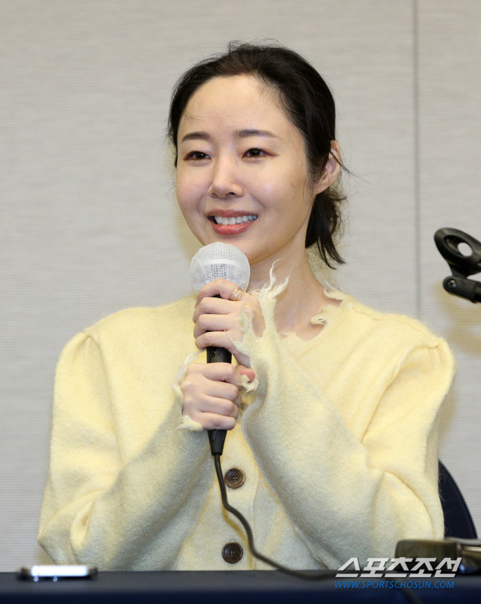 Min Hee Jin quyết đòi lại chức CEO của ADOR Ảnh 3