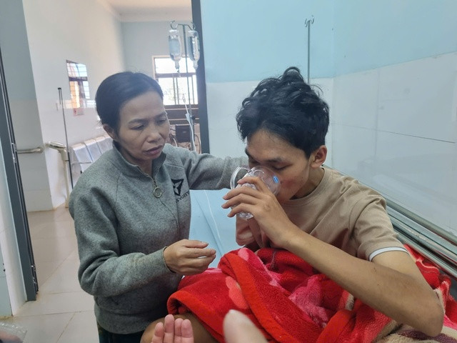 Phan Minh Thắng nhập viện trong tình trạng sức khỏe suy kiệt (Ảnh Người Lao Động)