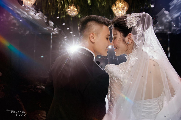 Đám cưới của Quang Hải - Chu Thanh Huyền thu hút sự quan tâm của dư luận.