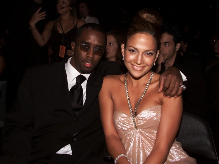 Jenifer Lopez 'lảng tránh' khi bị hỏi về vụ án của bạn trai cũ Sean "Diddy" Combs? Ảnh 2