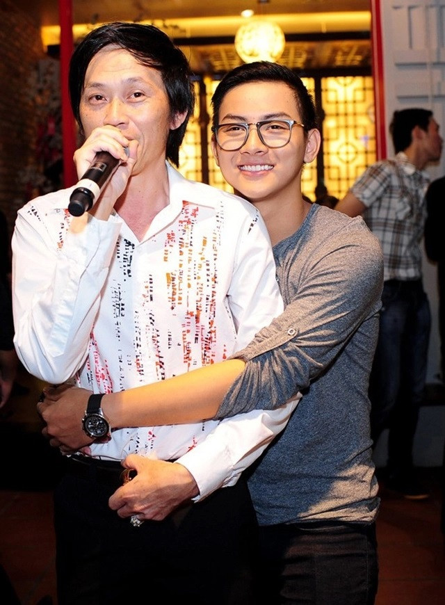 Năm 13 tuổi, Hoài Lâm từ quê lên TP.HCM tìm gặp Hoài Linh để xin được giúp đỡ trong con đường hoạt động nghệ thuật.