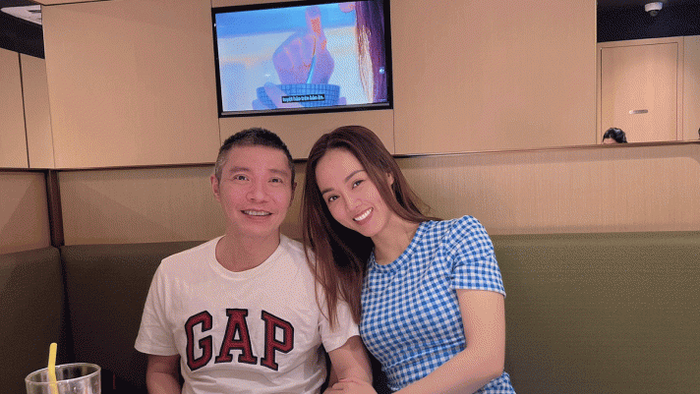 Vợ Công Lý là người đồng hành, hỗ trợ nam nghệ sĩ suốt quãng thời gian gặp biến cố bạo bệnh.&nbsp;