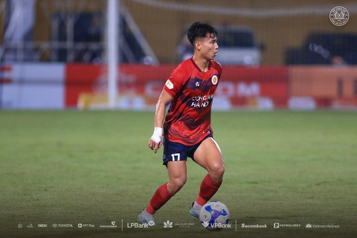 Hậu vệ Vũ Văn Thanh đã có màn trình diễn xuất sắc giúp CLB CAHN thắng Lion City 5-0. Ảnh: CLB CAHN