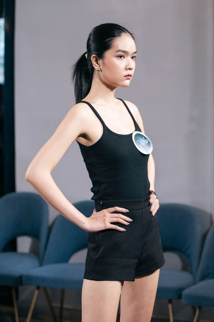 Dù đặt tiêu chí ưu tiên người mẫu cao hơn 1.7m song các thí sinh chưa đạt yêu cầu vẫn có cơ hội thể hiện tài năng trước dàn giám khảo. Buổi casting chia hai vòng thi với hình thức gồm catwalk đơn và catwalk theo nhóm nam, nữ để có đánh giá toàn diện.