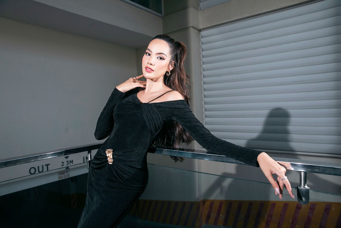 Về phía Lê Hoàng Phương với vai trò là giám khảo, cô cho biết bản thân “khó tính” khi chấm casting người mẫu: “Tôi không dùng tiêu chuẩn hoa hậu khi chấm chọn người mẫu. Có những bạn dáng đẹp, mặt cuốn hút nhưng catwalk không ra tinh thần thì cũng khó để tôi lựa chọn. Hoạt động trong lĩnh vực này đã 10 năm, tôi hiểu rõ tiêu chí để chọn ra một người mẫu tiềm năng cho sàn runway”.