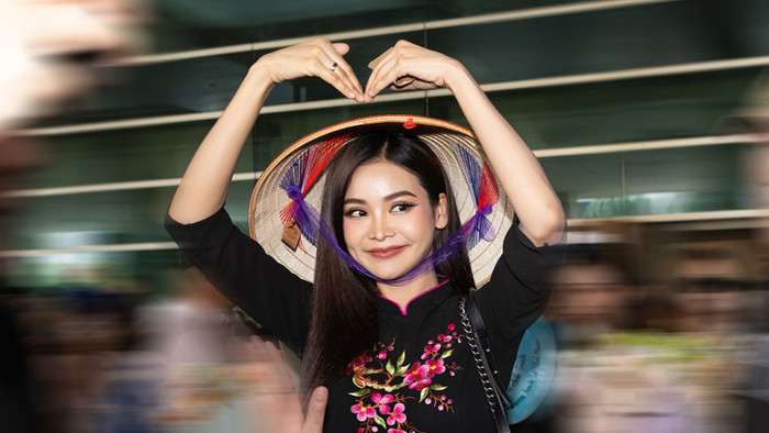 Engfa Waraha công bố tin vui ở tuổi 29.