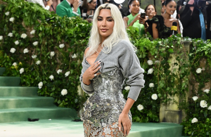 Kim Kardashian hiện tại là ngôi sao hàng đầu Hollywood.