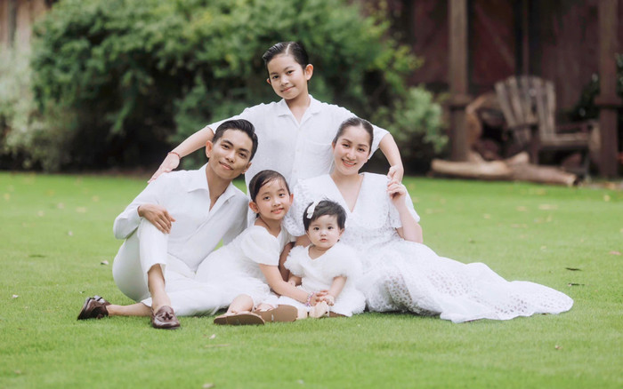 Hơn 6 triệu người xem clip gia đình Khánh Thi - Phan Hiển làm điều này Ảnh 2