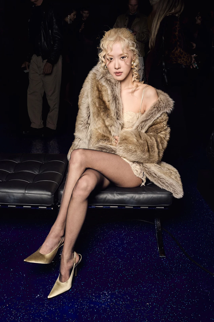 Rosé về chung nhà với Cardi B, Charlie Puth,... Jennie công bố ngày quan trọng Ảnh 1