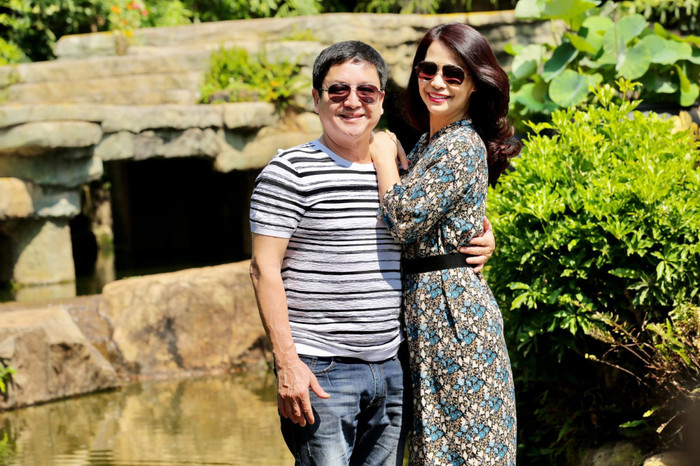 NSƯT Chí Trung sống hạnh phúc bên bạn gái. 