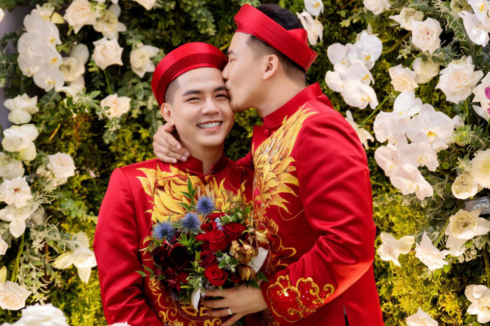Cặp đôi đã làm lễ ăn hỏi.