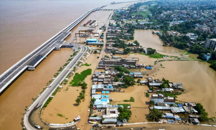 Hơn 30 trẻ em đuối nước do tắm sông mùa lũ lụt Ảnh 1