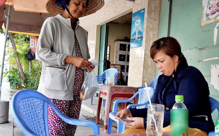 Người phụ nữ nghèo trúng số 'đổi đời' nhờ lời tiên tri của ông lão ăn xin Ảnh 2