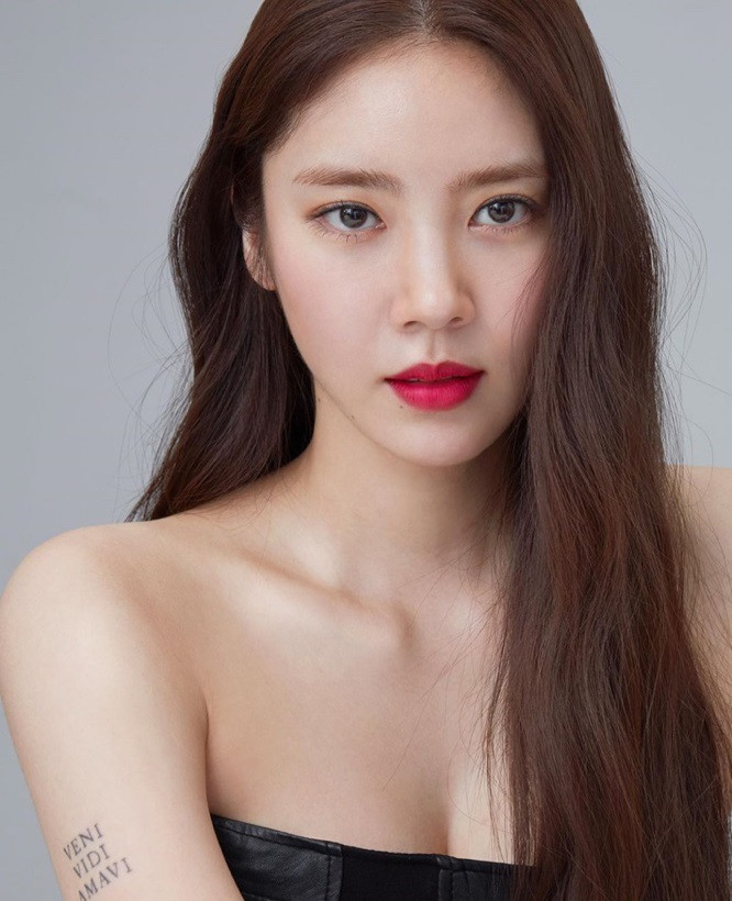 Son Dam Bi không chỉ là ca sĩ mà còn thành công ở vai trò diễn viên.